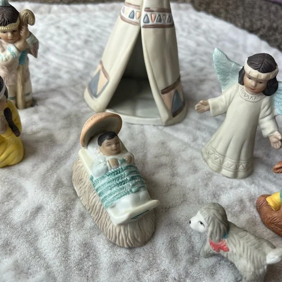 House of Lloyd Native American Nativity Set 1992 Christmas Around the World - Picture 6 of 7